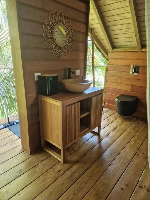 Pura Vida Lodge Sainte-Rose